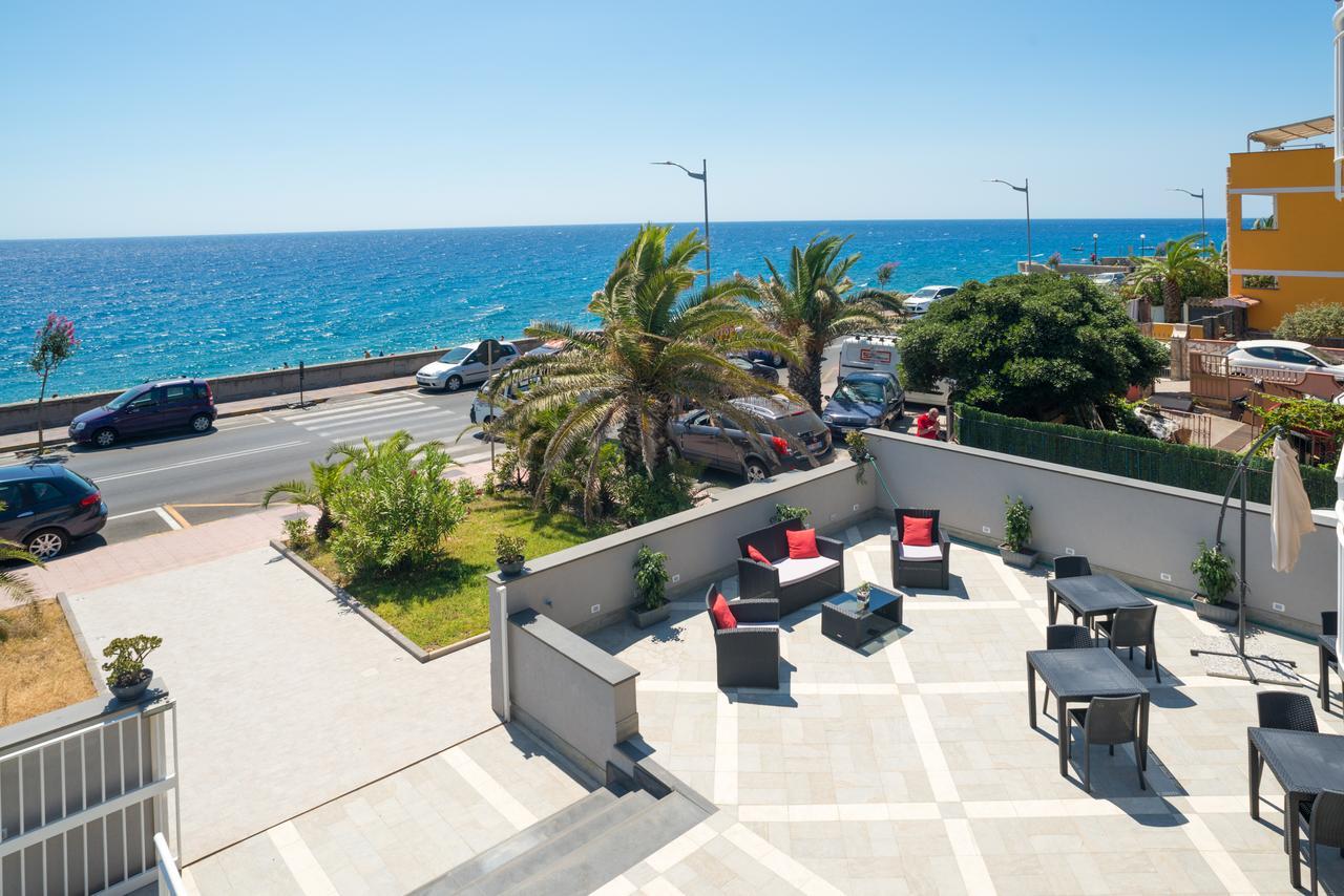 Riva Del Sol Bed and Breakfast Santa Teresa Di Riva Εξωτερικό φωτογραφία