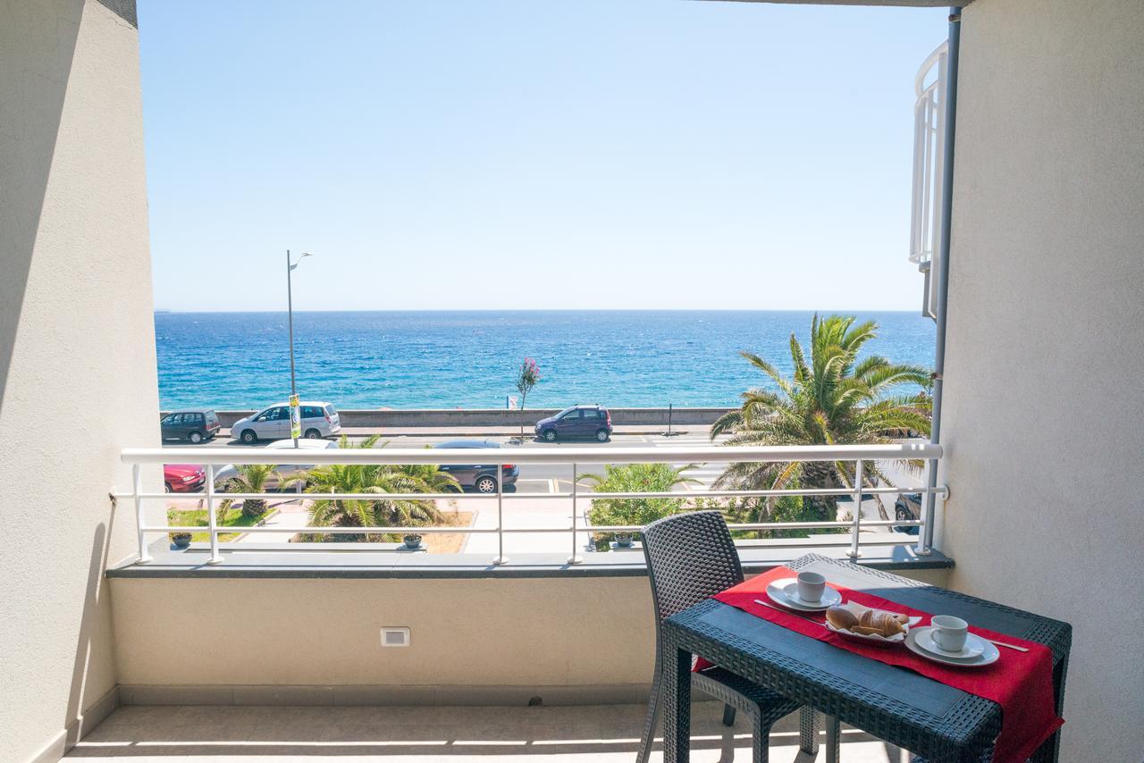 Riva Del Sol Bed and Breakfast Santa Teresa Di Riva Εξωτερικό φωτογραφία