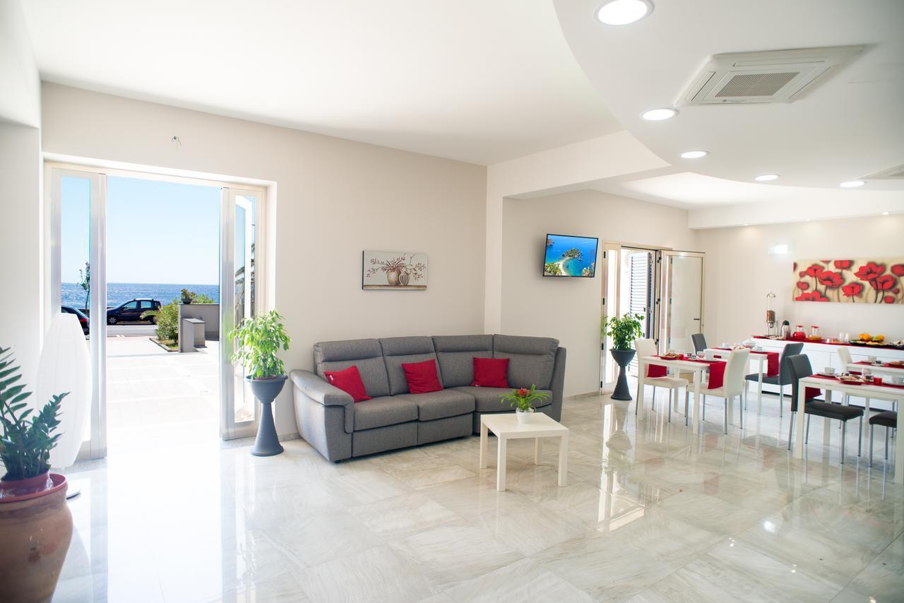Riva Del Sol Bed and Breakfast Santa Teresa Di Riva Εξωτερικό φωτογραφία