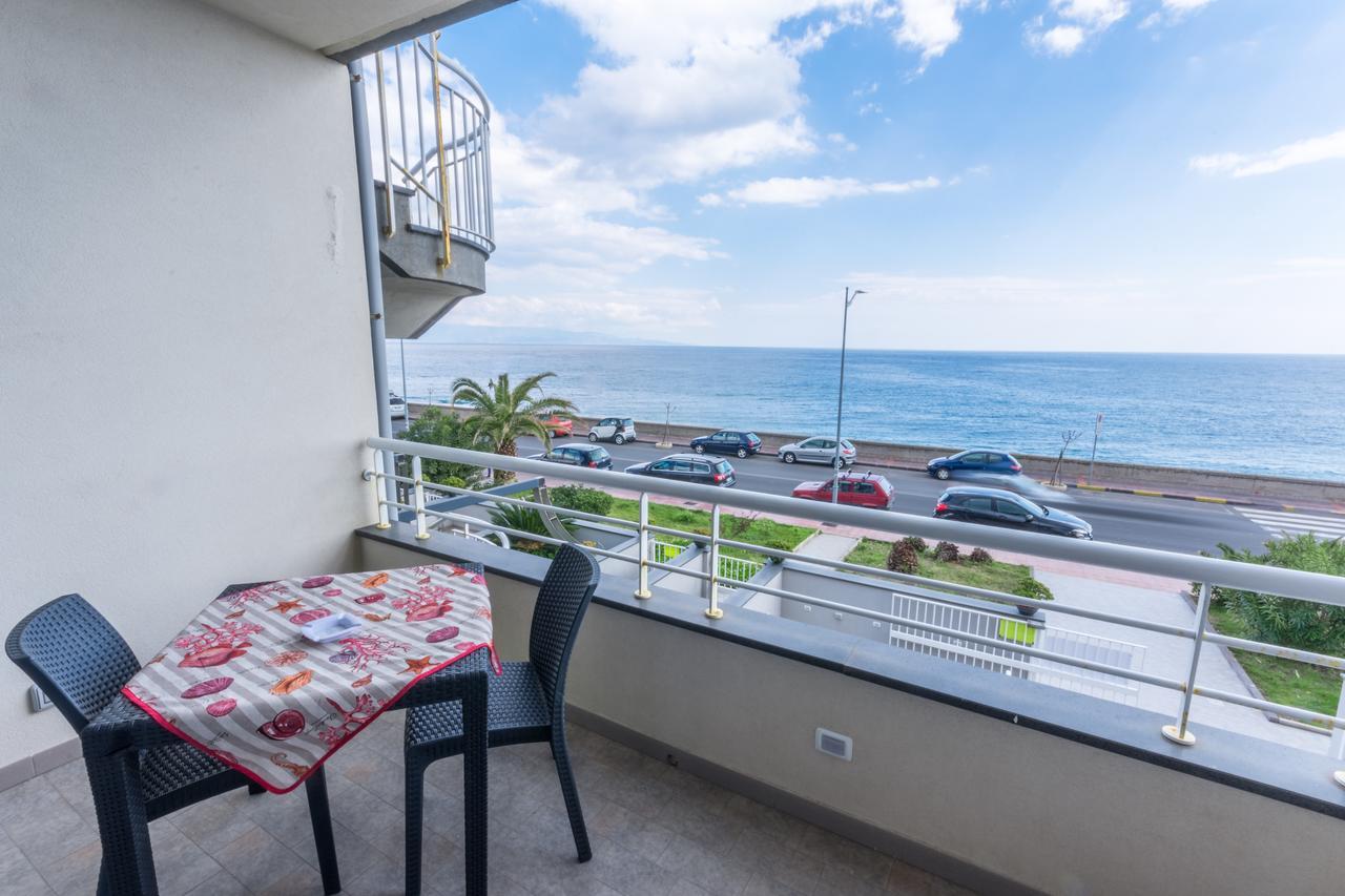 Riva Del Sol Bed and Breakfast Santa Teresa Di Riva Εξωτερικό φωτογραφία
