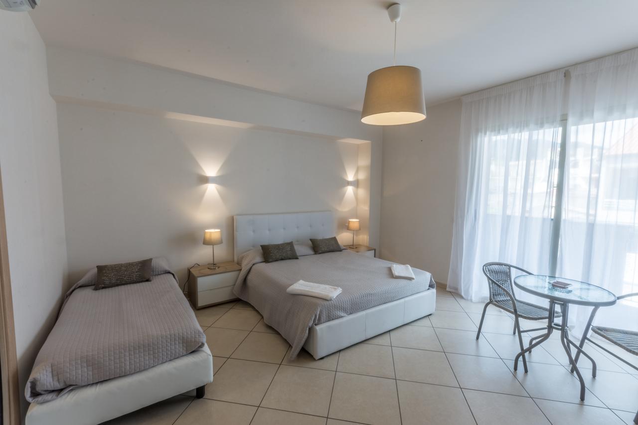 Riva Del Sol Bed and Breakfast Santa Teresa Di Riva Εξωτερικό φωτογραφία